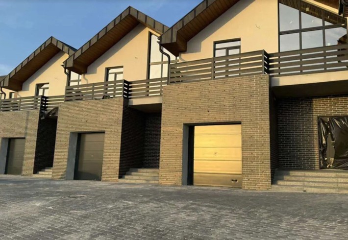 Продаж 2 поверхового таунхауса з ділянкою на 2 сотки, 156 кв. м, Біла - фото 1