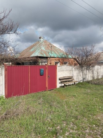 Продам будинок Нововодолажскому  районі  поряд сосновий ліс. - фото 1