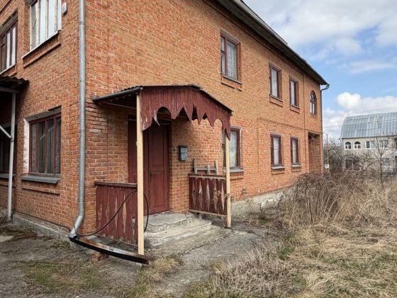 Продається цегляний будинок з підвалом та хозбудівлями Копыстин