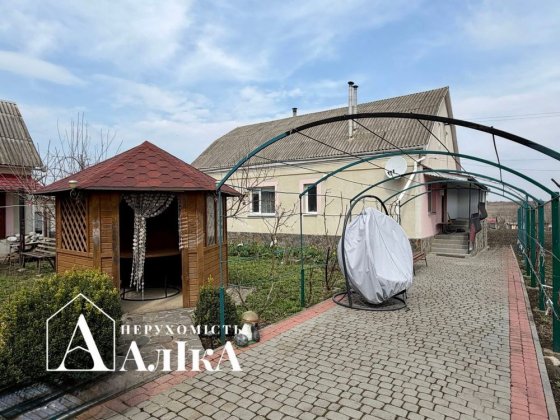 Продам хороший будинок з ремонтом! Заходь і живи Должок