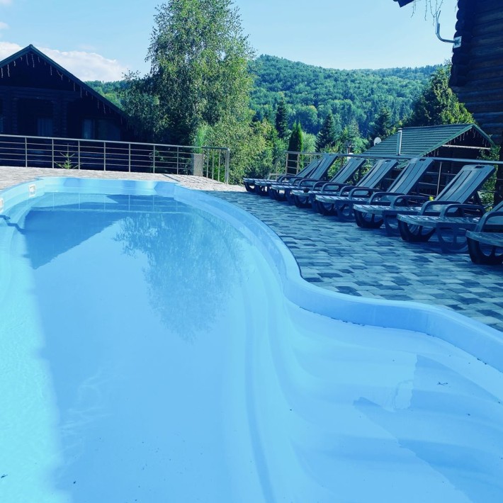 Будинок з бассейном в горах - фото 1
