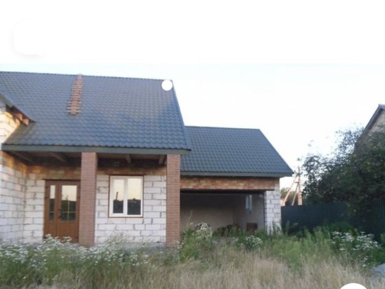 Продаєм власний 2 поверхового будинок 258 м2 , 10 соток, вул. Каштановая Корсунь-Шевченківський