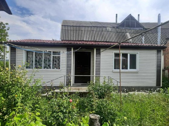 Продається 1/2 будинку в м. Корсунь-Шевченківський Корсунь-Шевченковский