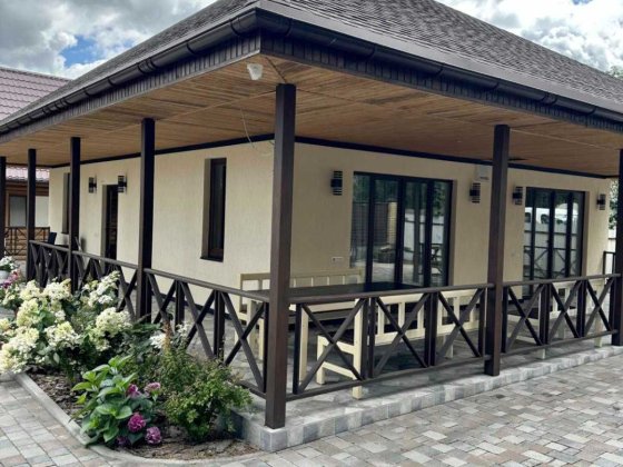Шикарний маєток на 14 сотках землі біля лісу Русская Поляна