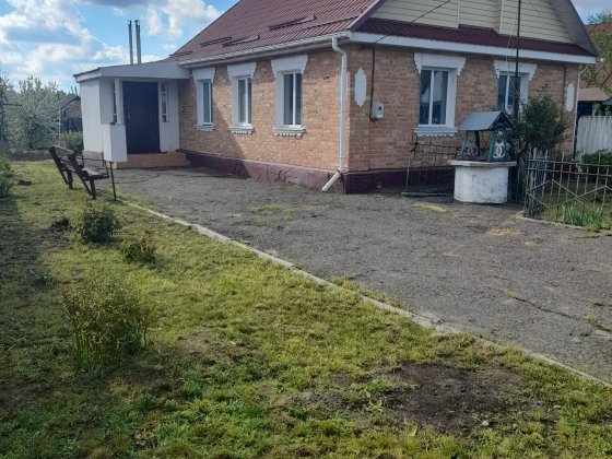 Будинок, великий просторий Шпола