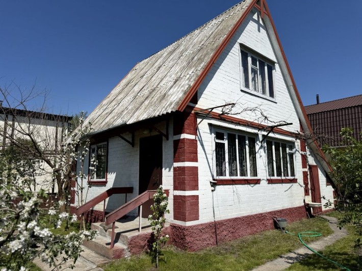 Продаж дачного будинку біля річки - фото 1