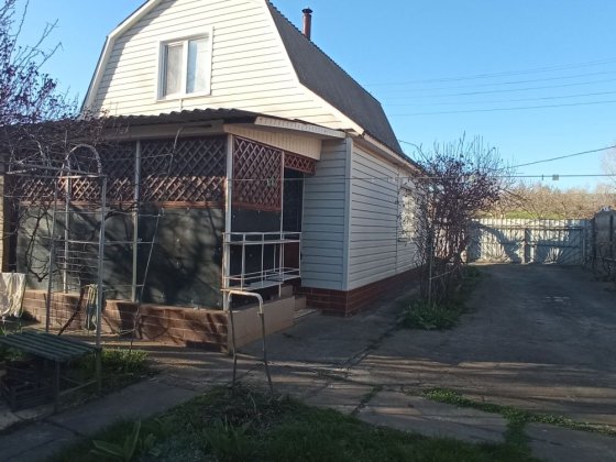 Продаж дачного будинку у садовому товаристві «Водник» Лозивок