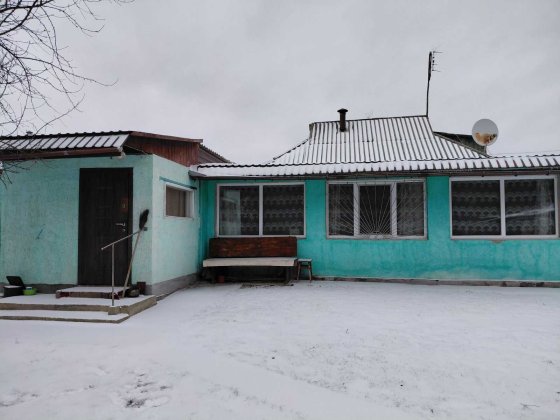 Будинок с.Лозівок 85 кв.м., всі вигоди меблі, інтернет є річка гараж
