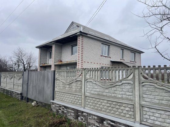 Добротний будинок