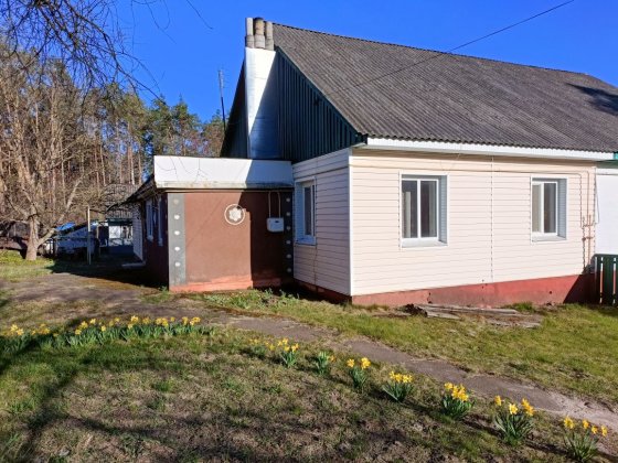 Продам півбудинку в мальовничому місці (150 км від Києва) Ічня