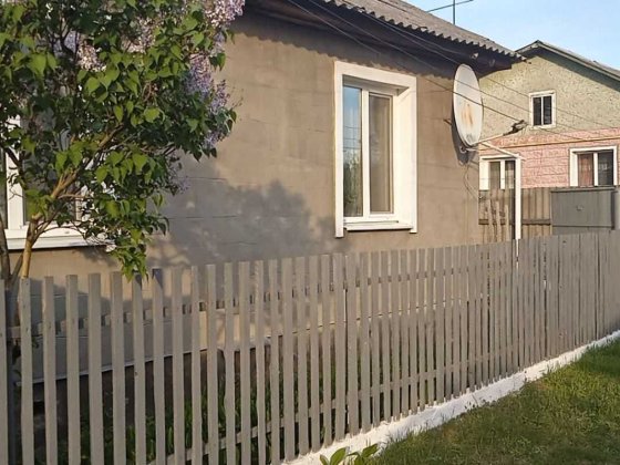 ПРОДАМ половину приватного будинку Сновск