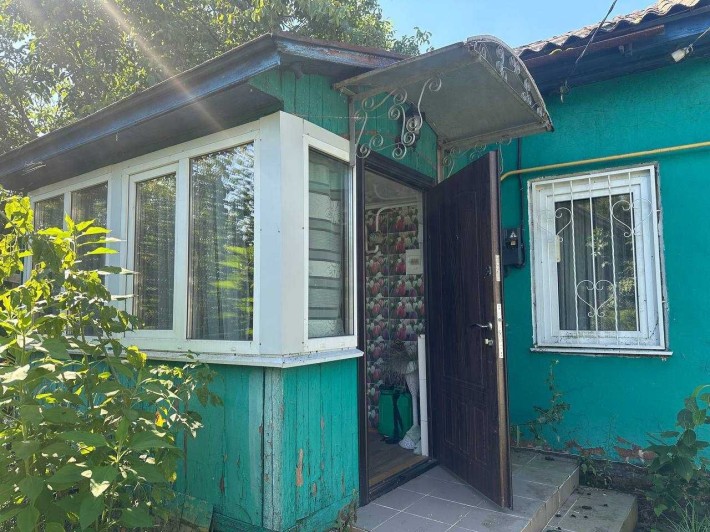 Продаж 1/2 частини будинку в с.Анисів з ремонтом та 7 сотками землі! - фото 1