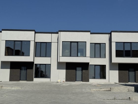 Продається кутовий танхаус з терасою Годилів