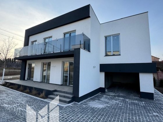 Стильний будинок в стилі хай-тек Дослідна станція Годилов