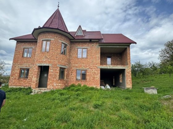 Продаж будинку в с.Великий Кучурів з гарною ділянкою Великий Кучурів