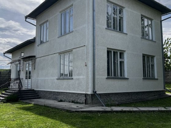 Продам гарний будинок у м. Кіцмань Кицмань