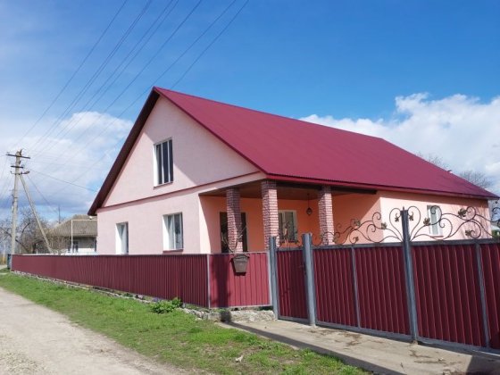 Продається будинок  Кельменецький р-н, село Новоселиця Новоселиця