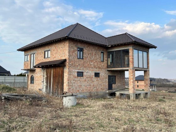 Продаж будинку (з можливістю обміну на квартиру) Коровія