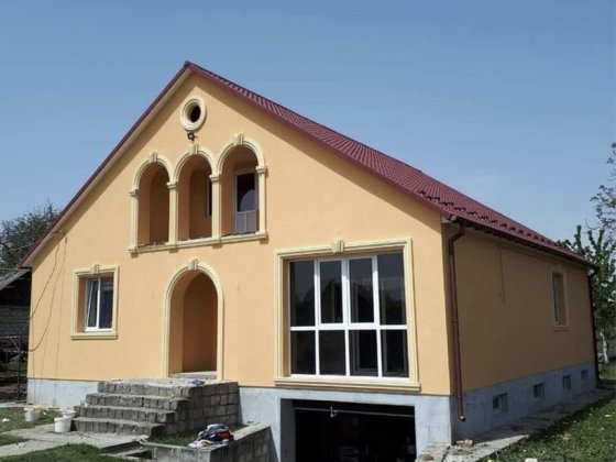 Продам гарний будинок з ремонтом і меблями в місті Сокиряни Сокиряны