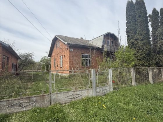 Продаж будинку в смт. Лужани Лужаны