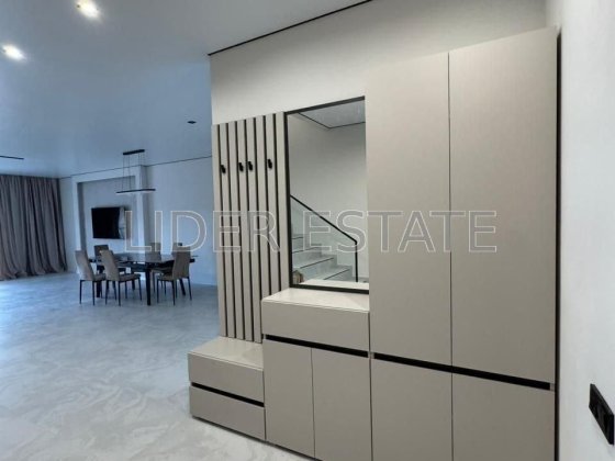 Оренда 3-кімн. таунхауса, 140 м² в New Village Ужгород