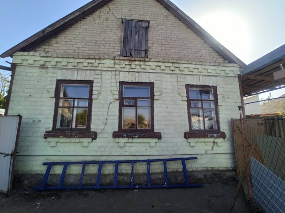 Продам половину будинку з окремим двором та окремим входом Балабино