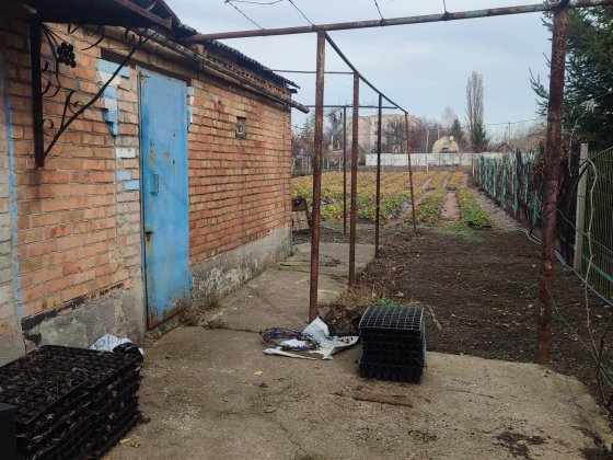 Продається дім  в городі біля пляжу під дачу. Покров