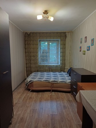 Сдам свою комунну. Центр 2 этаж 14 м.  Все необходимое есть . - фото 1