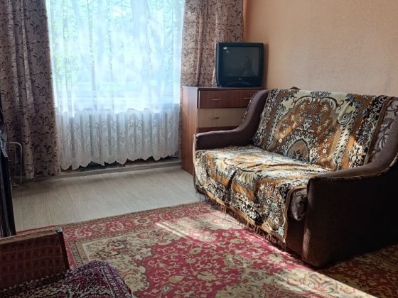 Здам однокімнатну квартиру, перший поверх, р-н. Військове містечко.