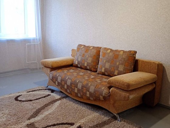 1 к квартира 1 поверх  вул.Грушевського 87 Умань