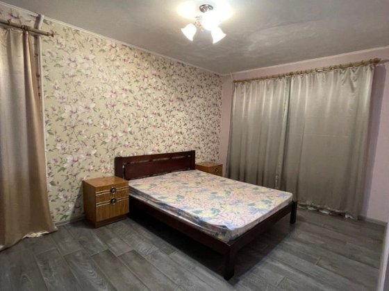Мотель. 1 ком.кв.с хорошим ремонтом возле остановки транспорта Полтава