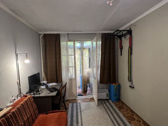 Продам кімнату в гуртожитку з балконом. Кам'янець-Подільський