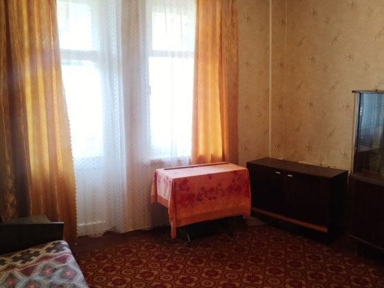 Продам 2х кімнатну "сталінку" по Фадеева (юність) Кривий Ріг