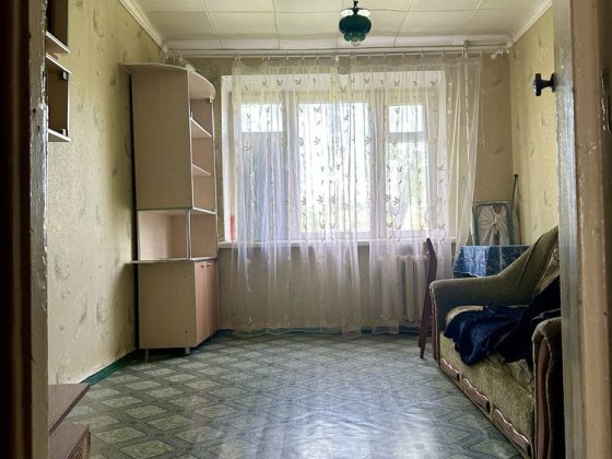 3 комн в 5-ти комн квартире, 17 квартал 3/5, кирп дом