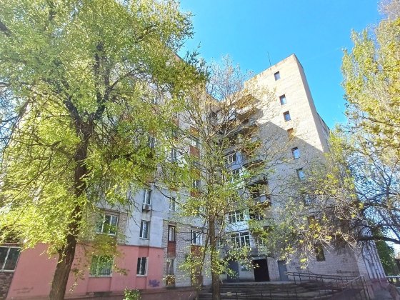 Продам Отличную комнату 18 м2 в общежитии на 2/9 ул.Театральная / Николаевская Миколаїв