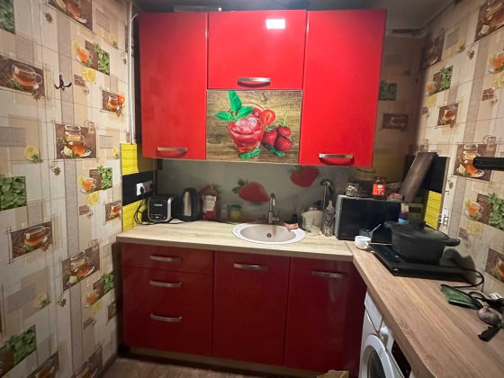 Продам 1 кімнатну гостинку, 10 хвилин від метро Індустріальна (Пролетарська)