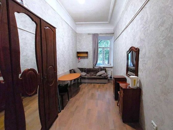 Коблевская: продам комнату в коммунальной квартире возле Нового Базара