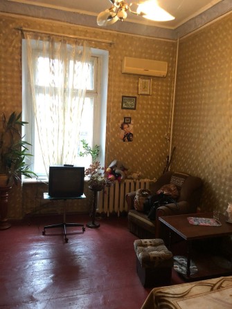 Продам кімната  Своя у комуні центр міста! - фото 1