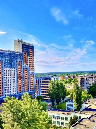 Продаж 2-к квартири вул. Богатирська 6а - фото 1