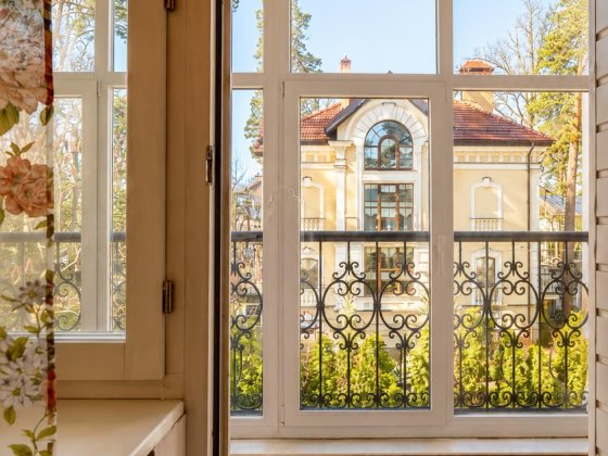 Продаж просторого будинку з ремонтом 428м2 в центрі Бучі, 16 соток земельної ділянки, Бучанський рай Буча