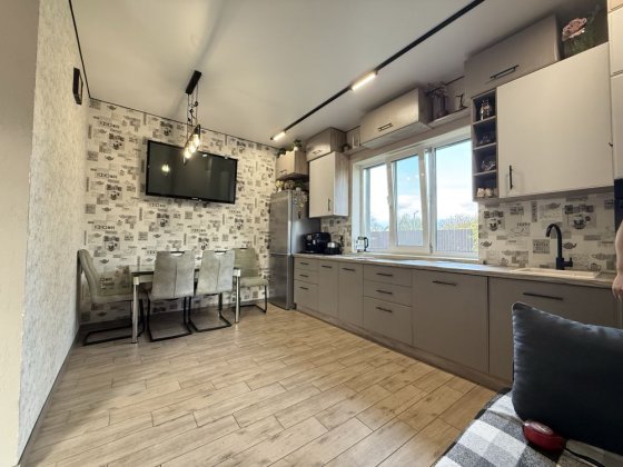 Укомплектований будинок 110 м.кв. на 10 сотках