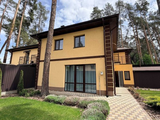 Продається Квадробудинок з ремонтом ,ділянка 2.5 сотки,серед лісу з газовим опаленням,престижний рай Ірпінь