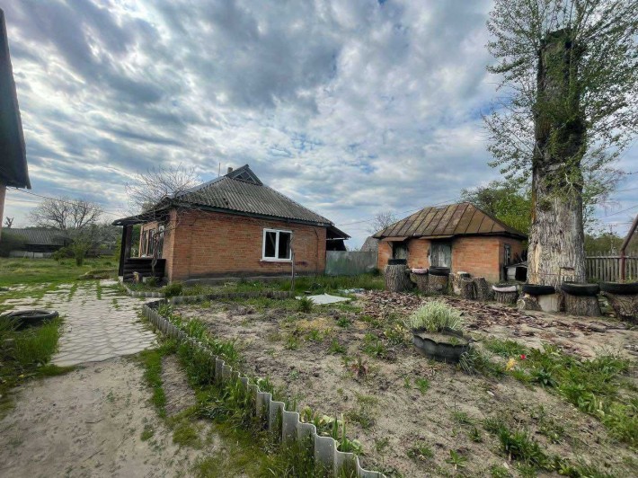 Окремий будинок в мальовничому  місці. - фото 1