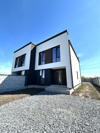 Продаж сучасного котеджу у хорошому районі Тинне - фото 1