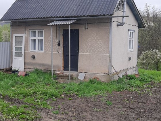 Будинок поблизу м.Чернівці, світло, газ і вода, 24 сот( будівництво ) Черновцы