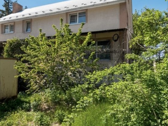 Продам ОКРЕМИЙ БУДИНОК, ГОРІХІВСЬКА (РОША - КЛУБ), 3 сотих землі + земля в оренді! ГАРАЖ! Черновцы