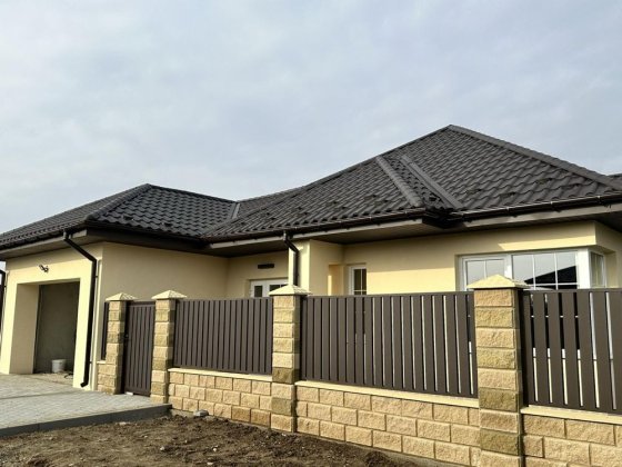 Продаж чорнового 3 кмн. будинку м.Ужгород п-н Садовий