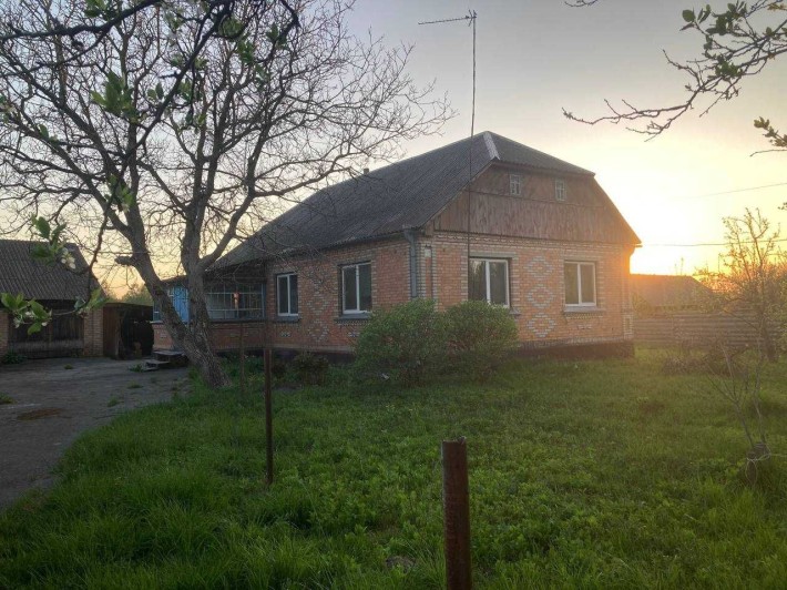 Будинок в затишному місці 55 км від Житомира - фото 1