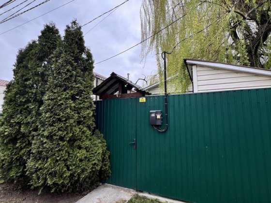 ЧУДОВИЙ  будинок вихід  на Дніпро з  ГАРАЖЕМ на 2 човни ПРИЧАЛ 23000$