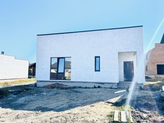 Хай-Тек між новобудовами в р-ні Агррномічного 100кв.м на 4 сотках Винница